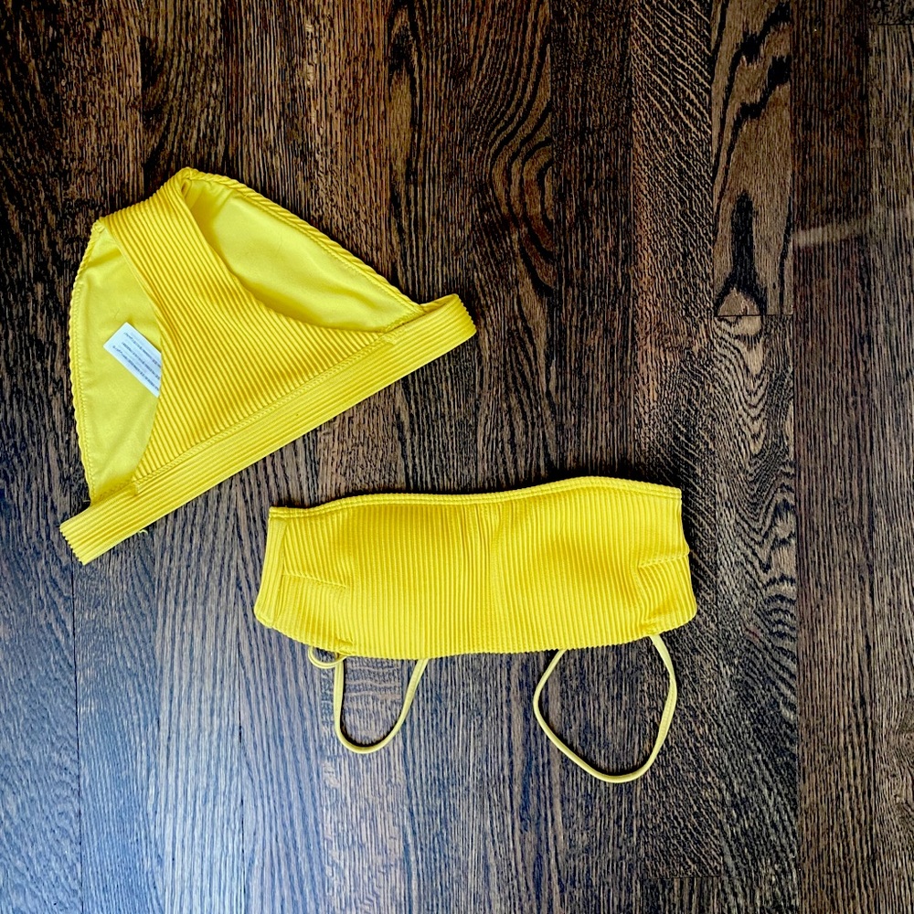 Holiister ribbed bikini top and bottom set